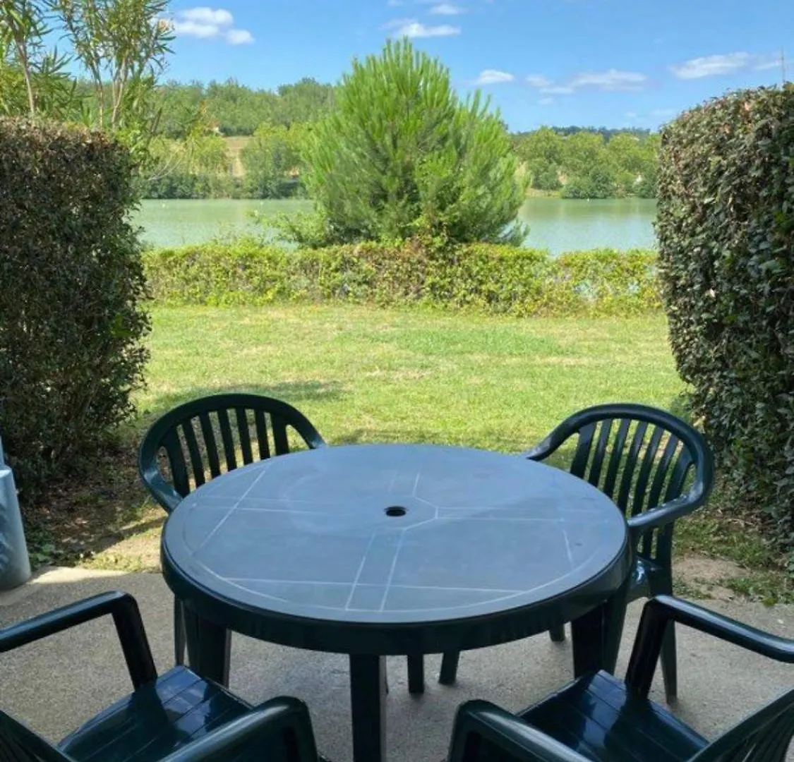 Appt Hameau Du Lac Avec Piscine Et Vue Sur Le Lac Marciac 0*,  França